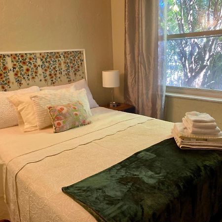 Villa Olivia Guest Rooms Hollywood Buitenkant foto