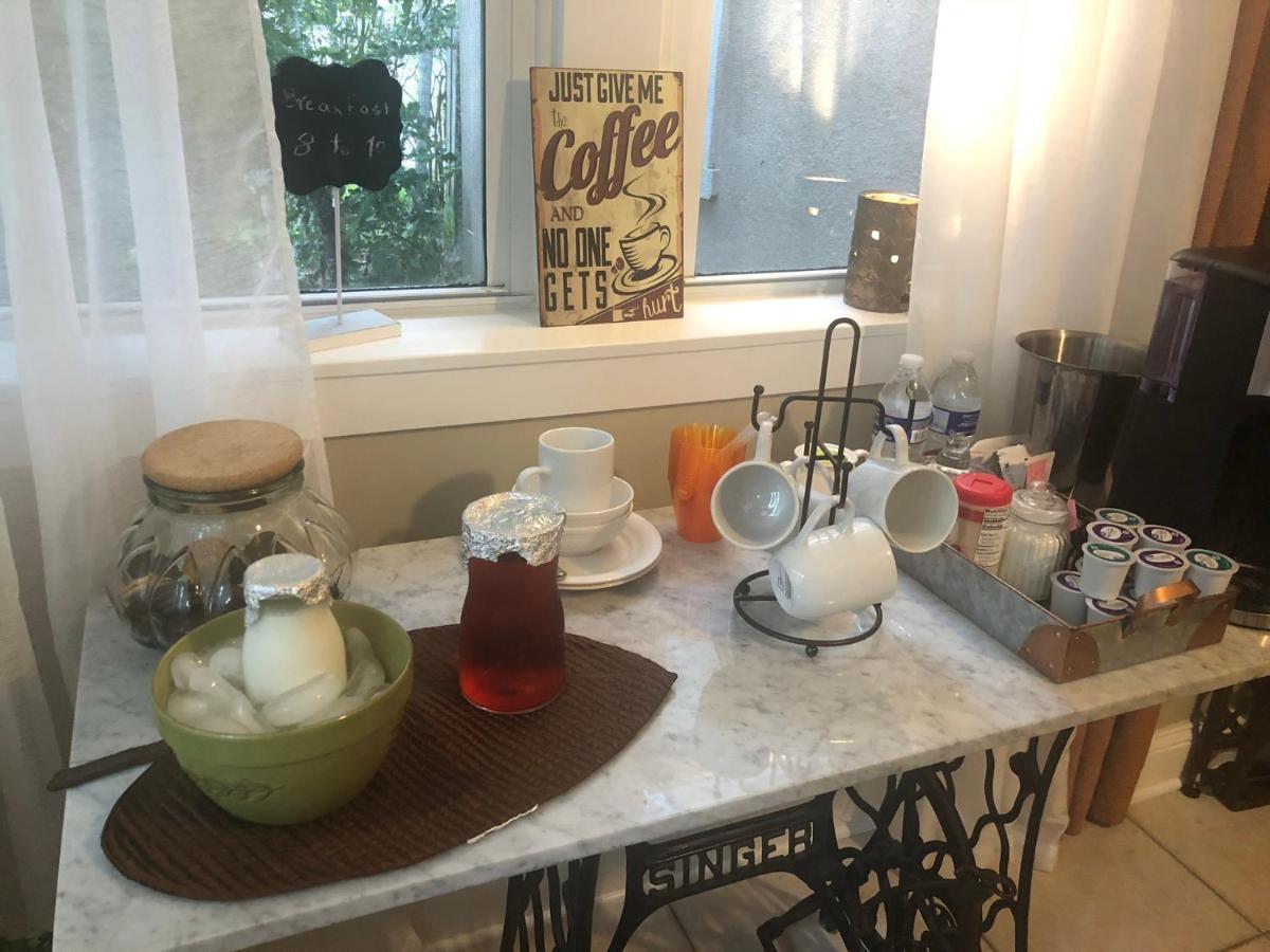 Villa Olivia Guest Rooms Hollywood Buitenkant foto